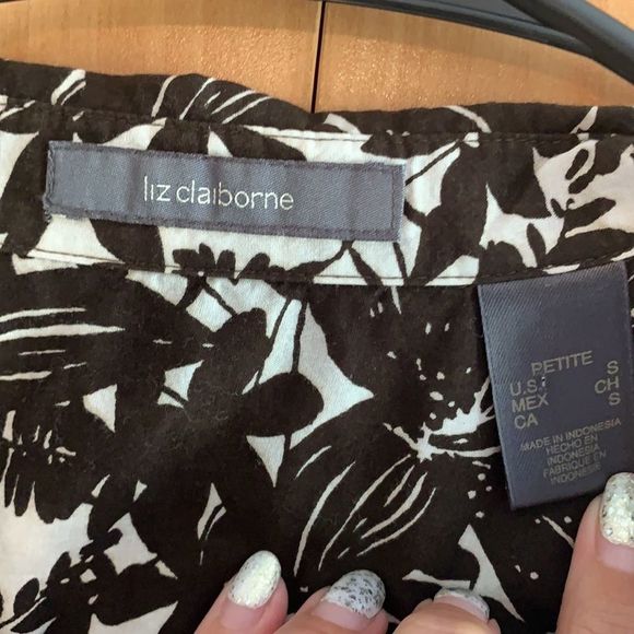 Liz Claiborne Button down 1/2 sleeve shirt brown - Picture 8 of 10